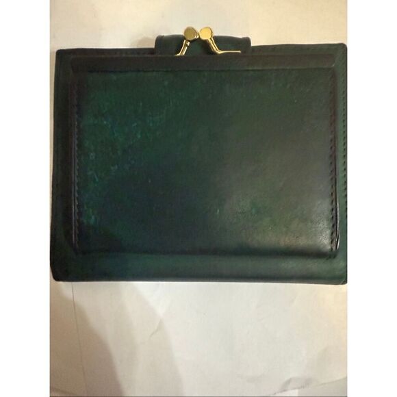 Mundi Women's Leather Bi-fold Multiple Card Slots Wallet Green OS NWOT - Picture 4 of 8